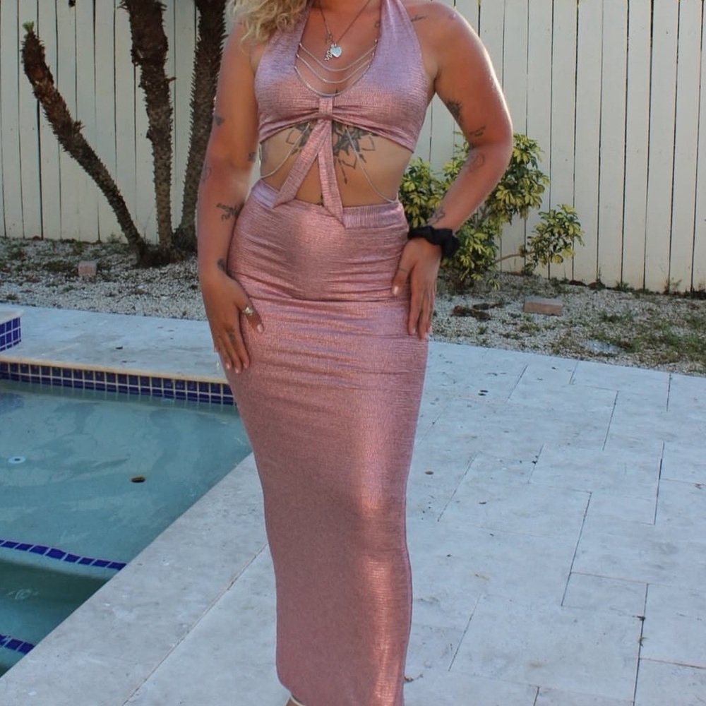 Elegant Sparkly Pink Women's Skirt Set